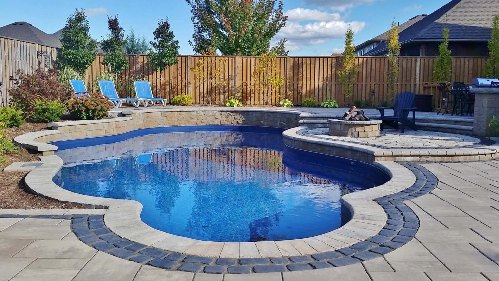Free-form pool design
