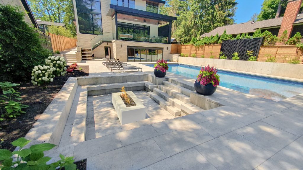 MODERN POOL AND SUNKEN FIREPIT